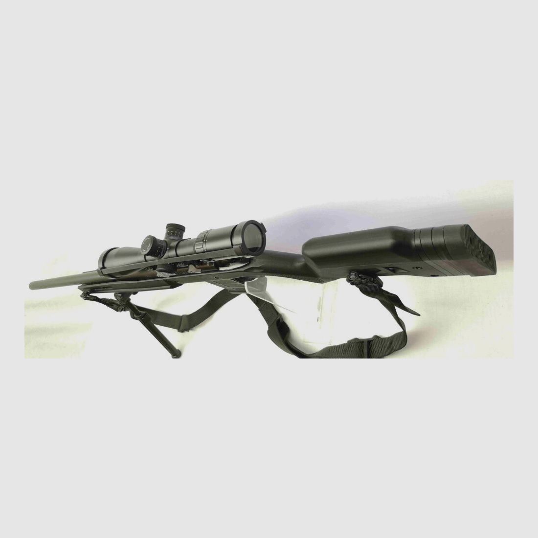 Remington 700 con culata Magpul Hunter y mira HAWKE Vantage