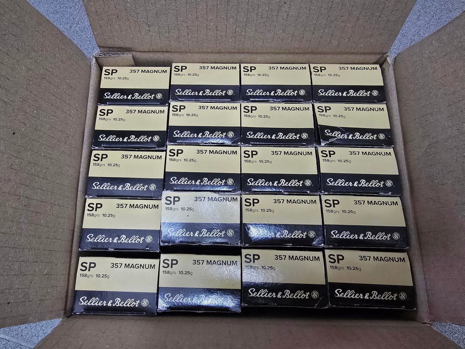 Étuis S&B, 357Mag, 1000 pièces même numéro de lot