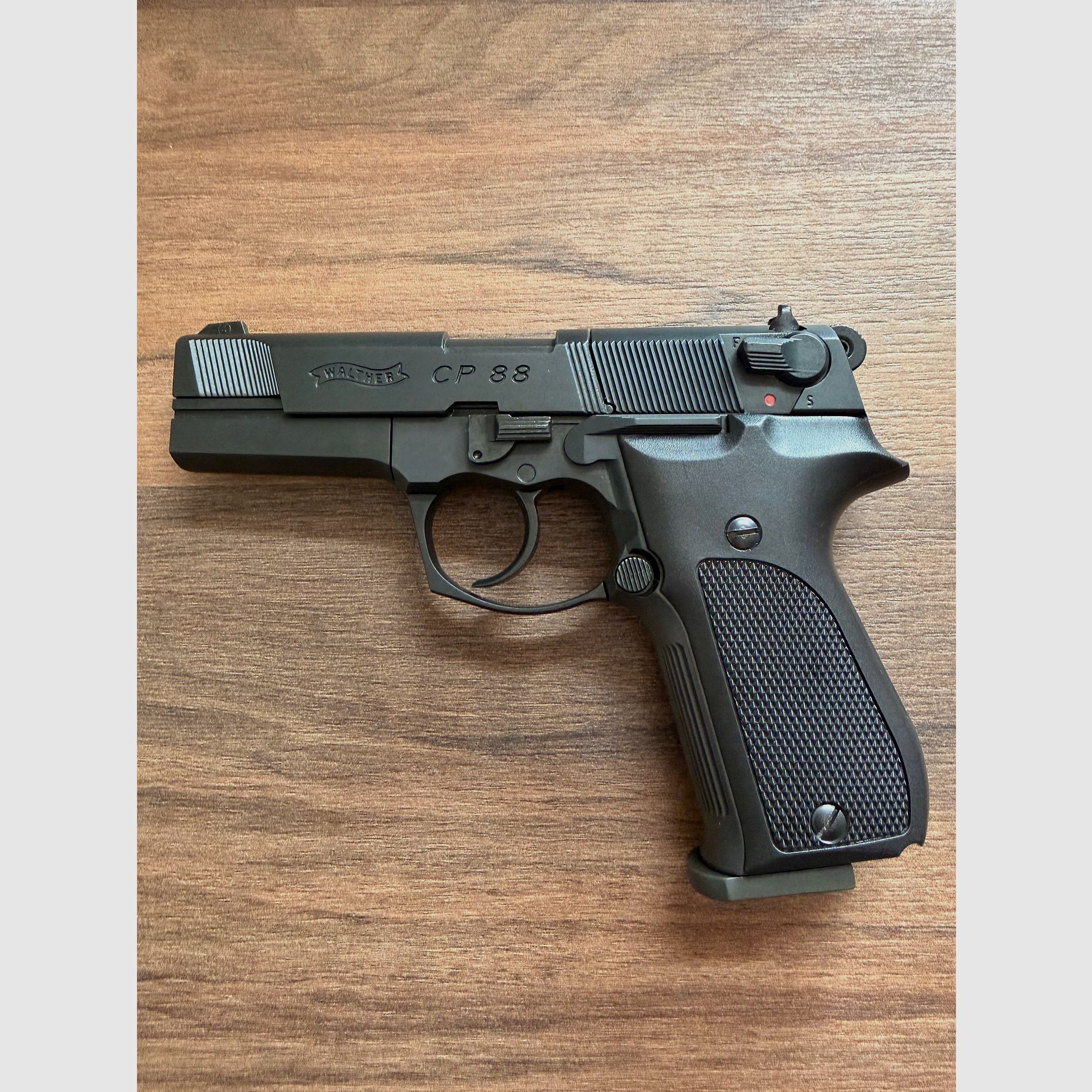 Walther CP88 CO₂ Pistool 4,5 mm Diabolo + Koffer + Diabolos