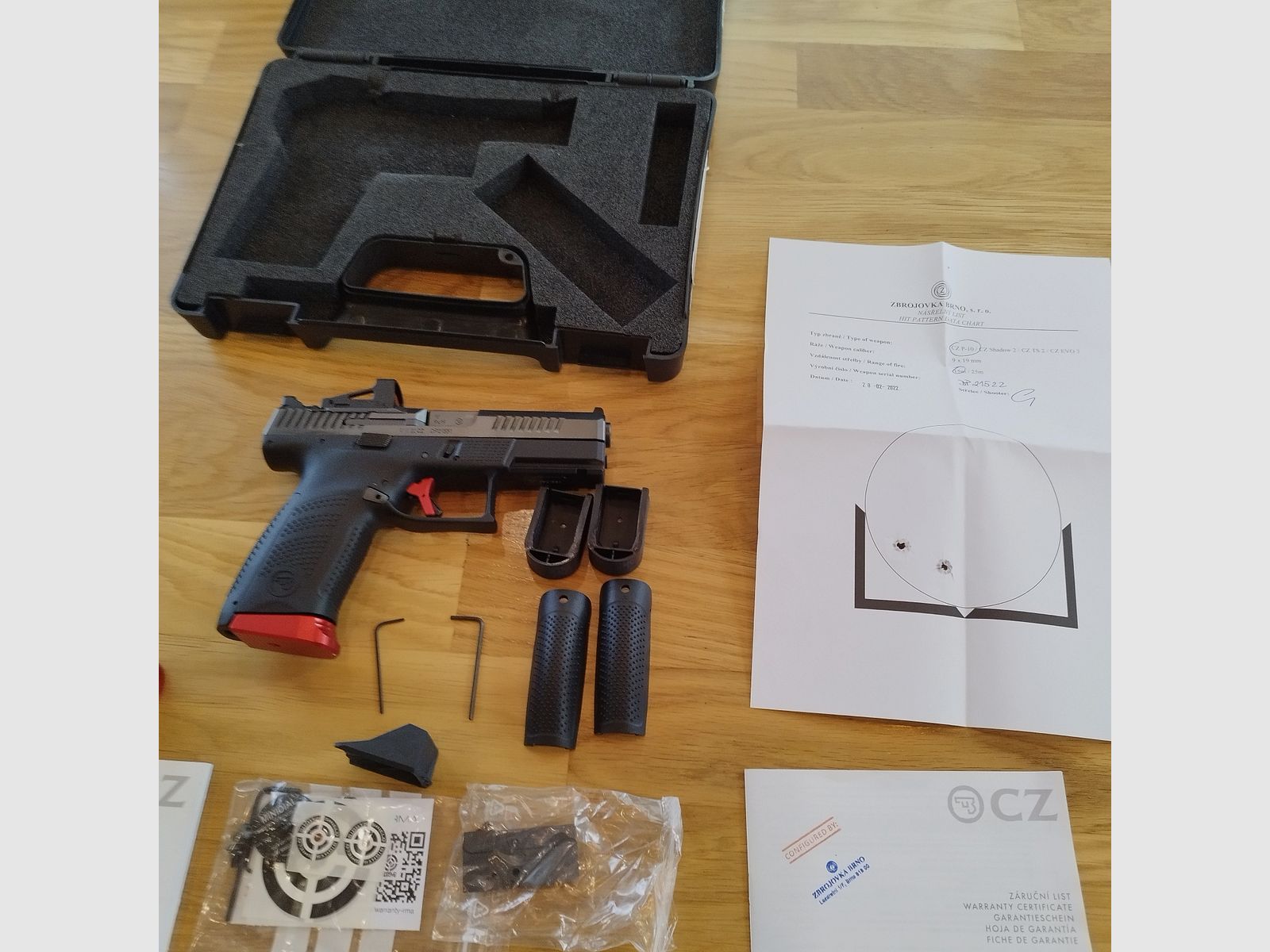 Conjunto de edición especial CZ P-10 C OR Red, incluido el visor Shield Sight RMS