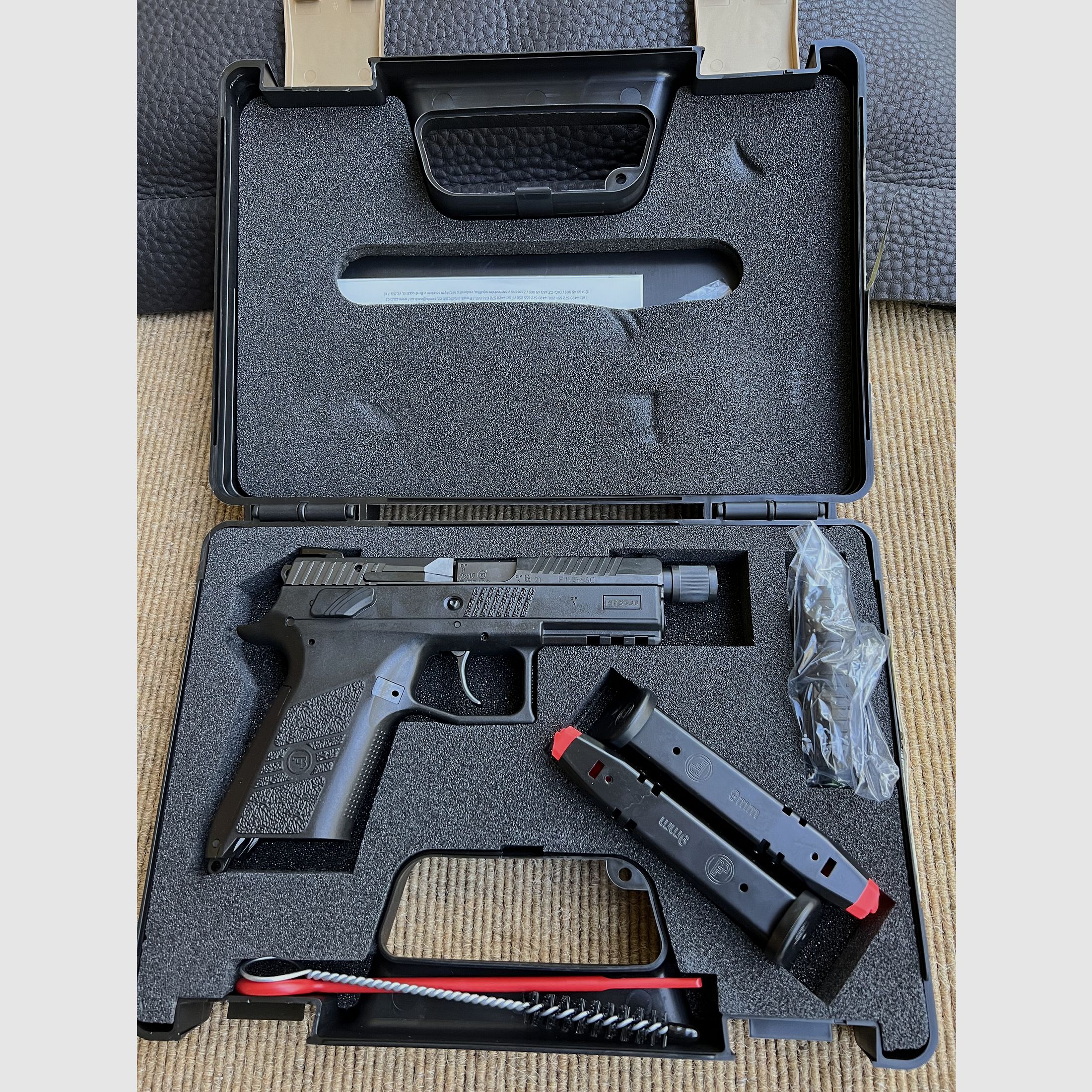 CZ Uhersky Brod P-07 SR (avec canon fileté, 1/2"-28UNEF)