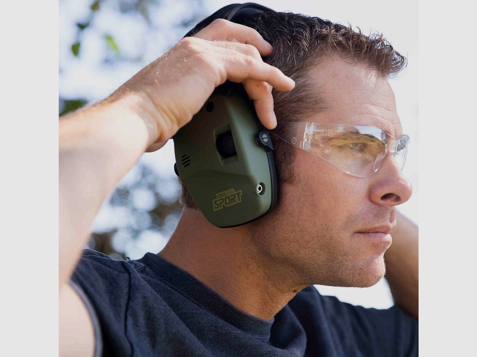 ISOTUNES Sport 37615001 Defy Slim hearing protection in green with Bluetooth