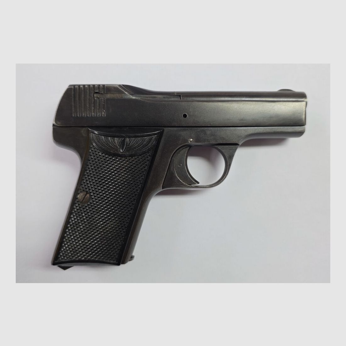 August Menz, Suhl Menta Pistool