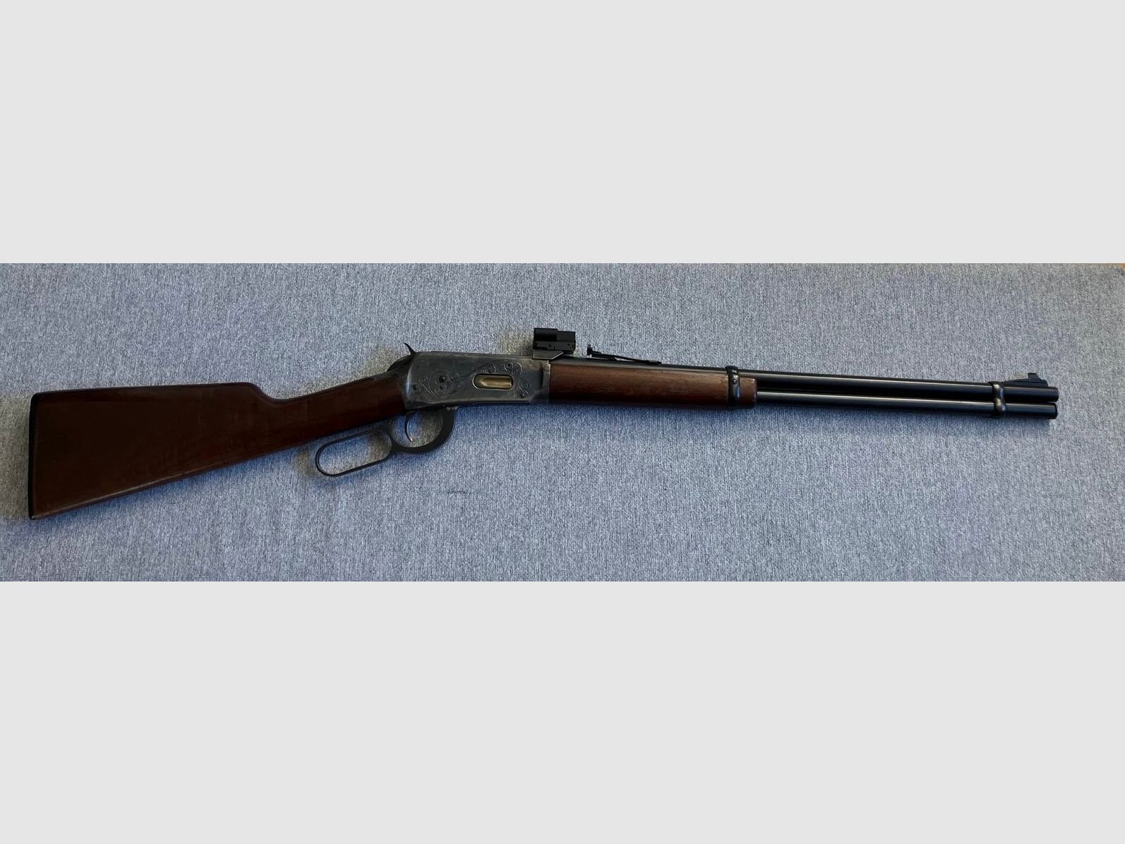 Winchester karabinek lever-action Model 94 kaliber .30-30 rarytas z celownikiem punktowym Tornado