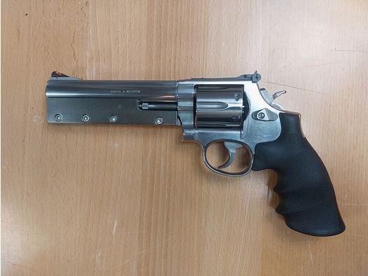 Smith & Wesson, USA 686-5