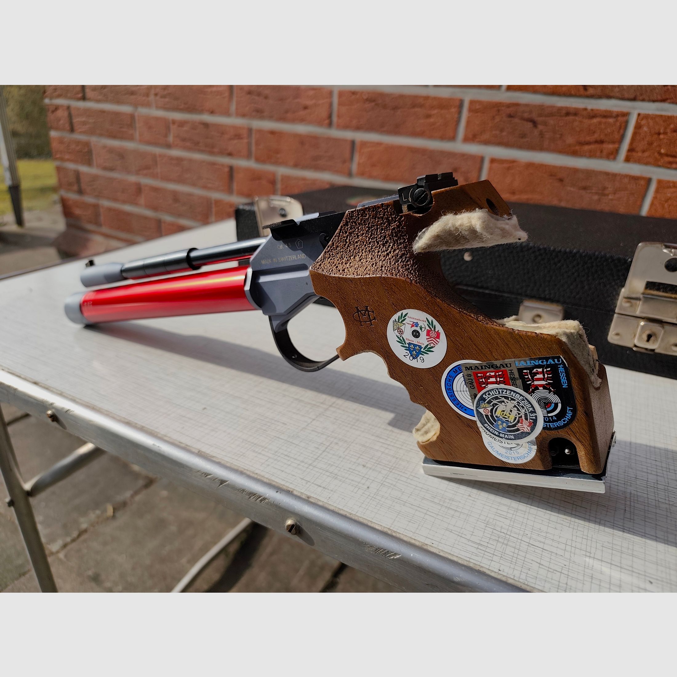 Morini C. ARM 162 E – rok produkcji 1994 – wczesny elektroniczny pistolet pneumatyczny do strzelania z historią