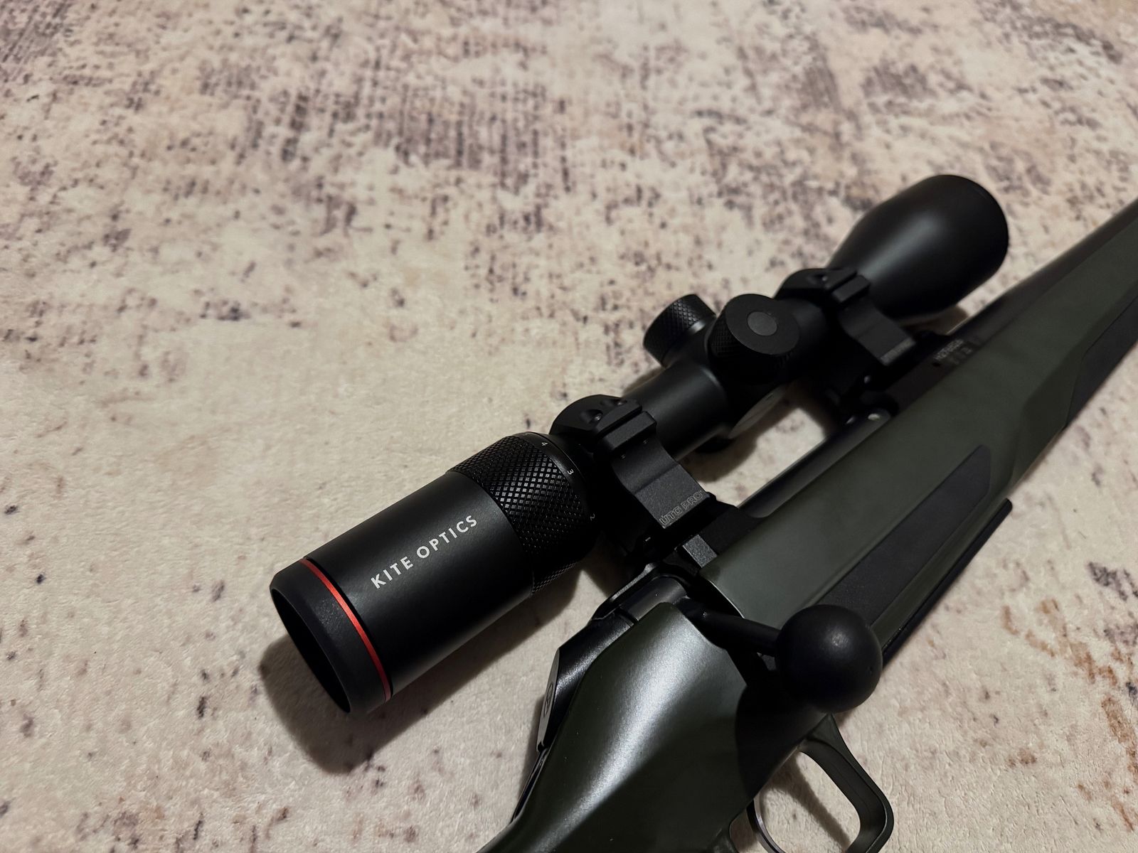 CZ 600 Ergo .30-06 con Kite Optics telescopio, freno di bocca e montaggio – Ottime condizioni