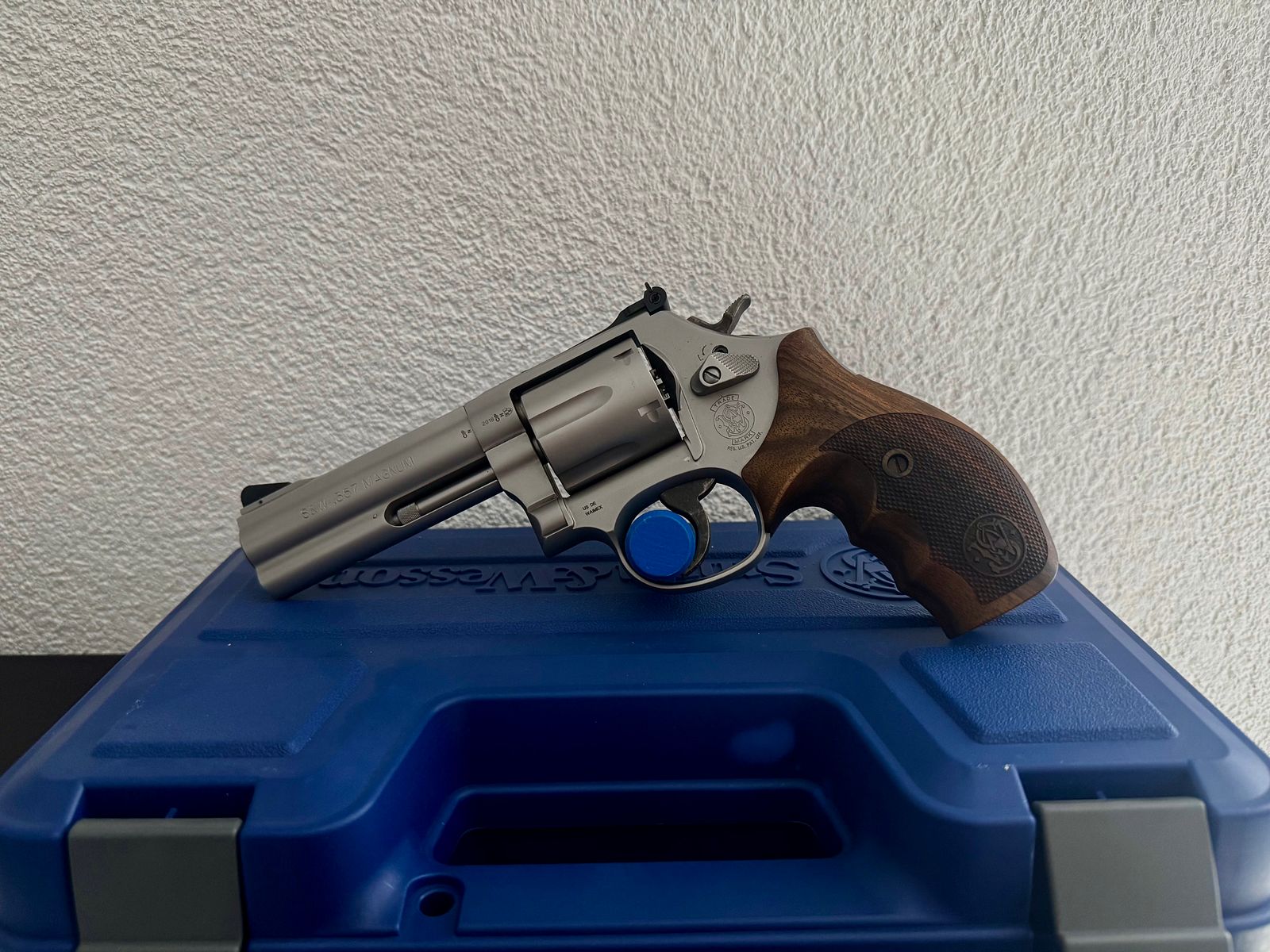 Smith & Wesson 686 Security Special 4” .357 Magnum – neuwertiger Zustand