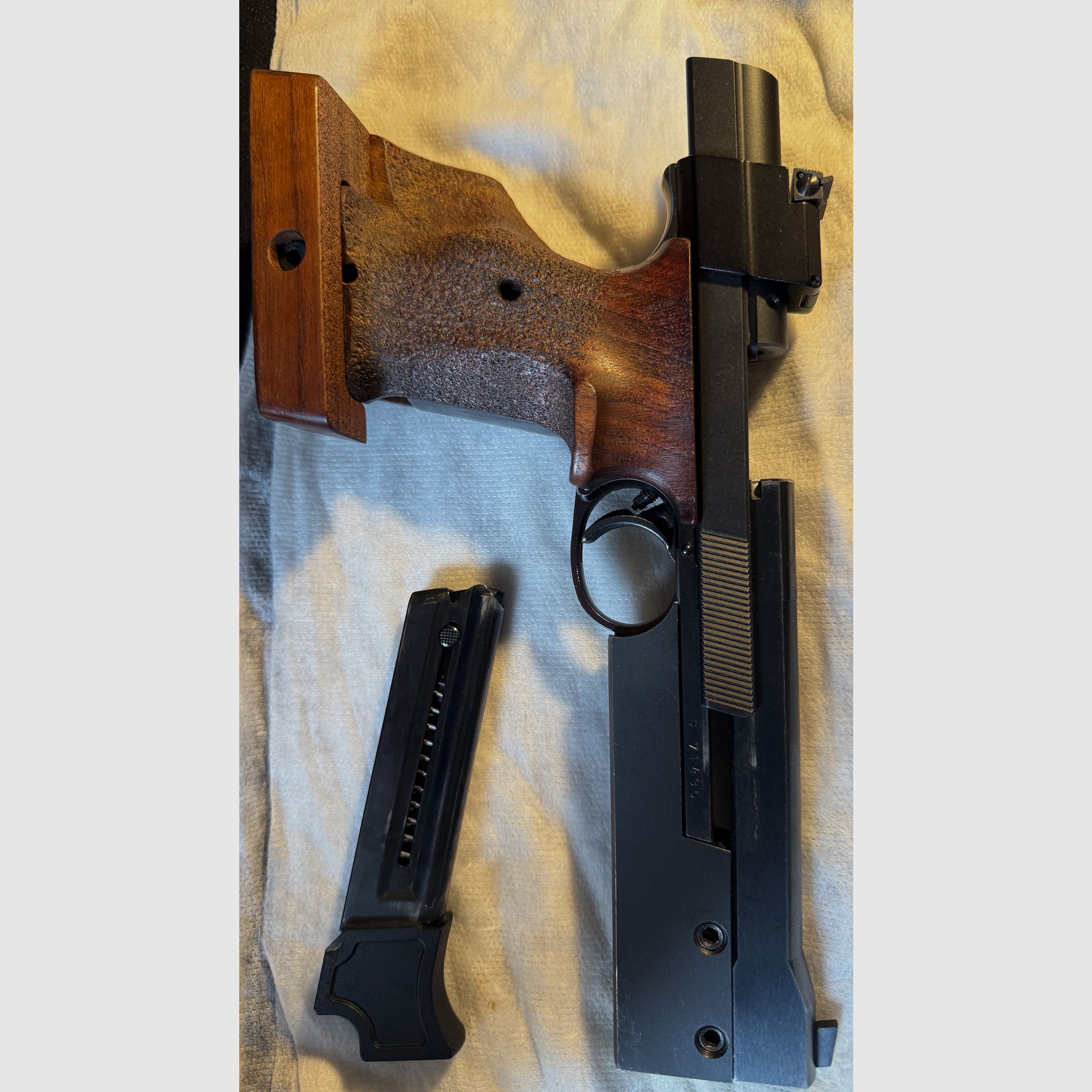 Sportpistole Hämmerli 215 22 lr mit 3 Magazinen