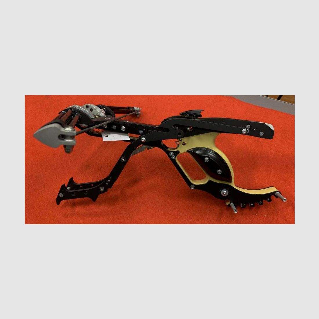 A.M.F. Engineering Shadow Desert Kruisboog 80 Lbs – Deluxe Edition, afbeelding 2 van 4