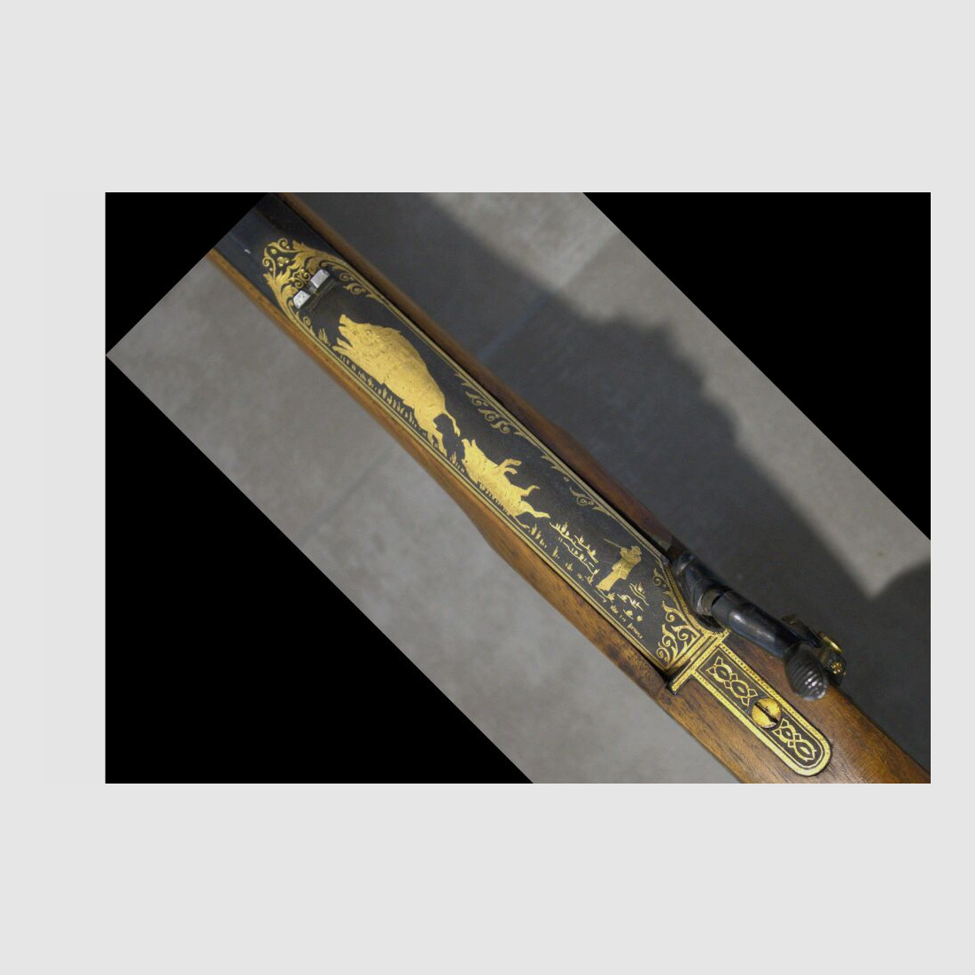 Beau fusil à chargement par la bouche avec décoration dorée pour la chasse. Calibre 45 réplique de fusil à chargement par la bouche techniquement avant le 1er janvier 1871