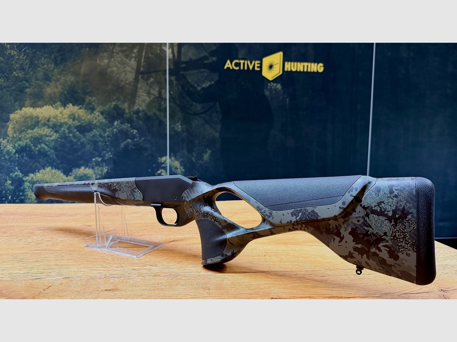 Blaser R8 Ultimate Carbon Huntec Camo housing / logo black / semi weight
