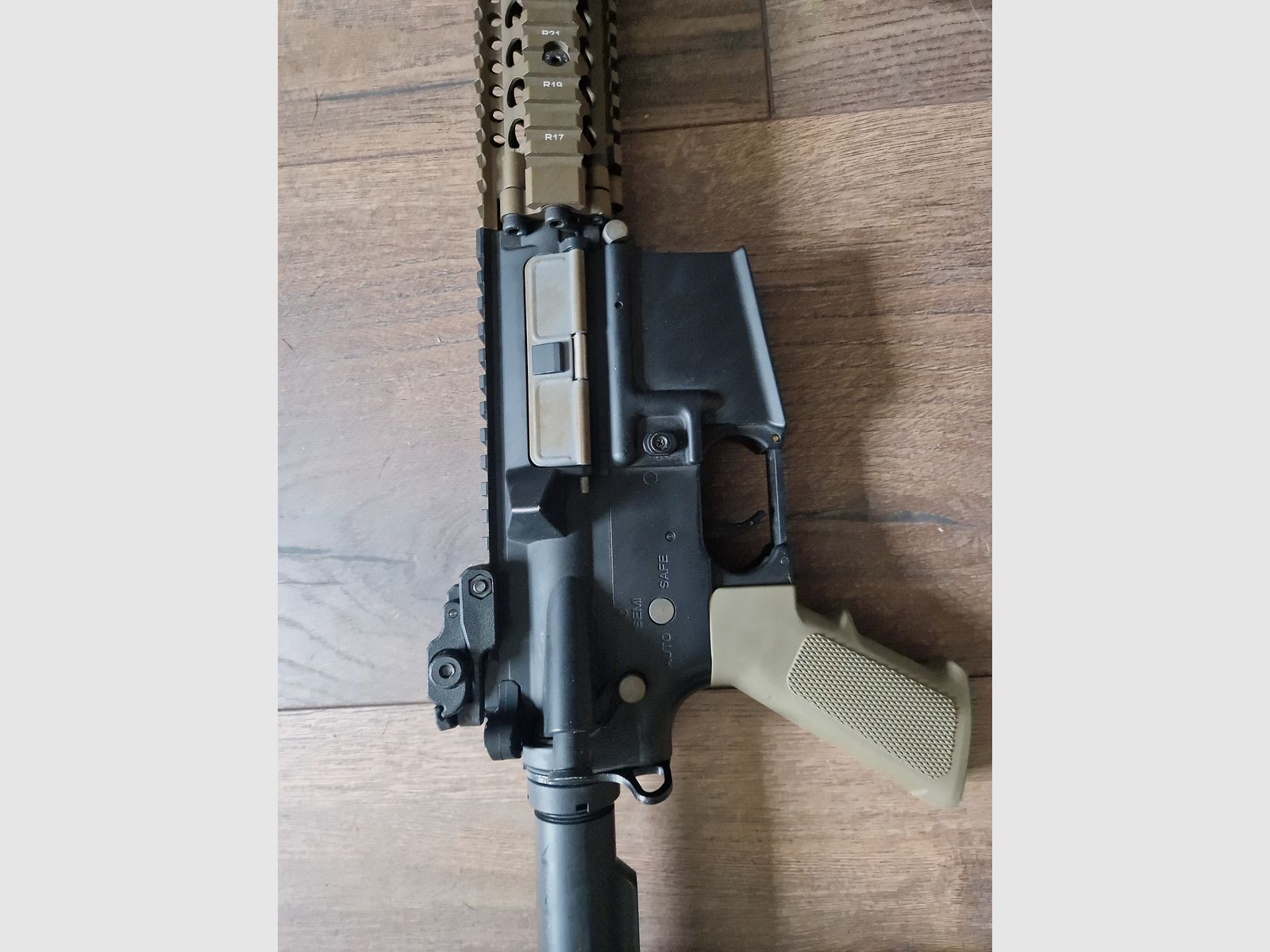 Daniel defense Mk18 Specna Arms SA-C19 AEG 1.5 Joule con batería
