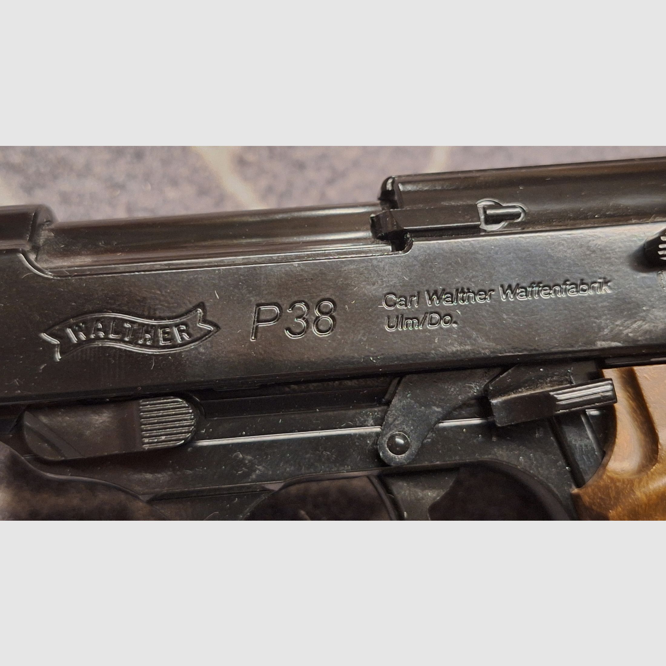 Walther P38 - 4,5 mm Stahl BB Blow Back Co2-Pistole NEU!