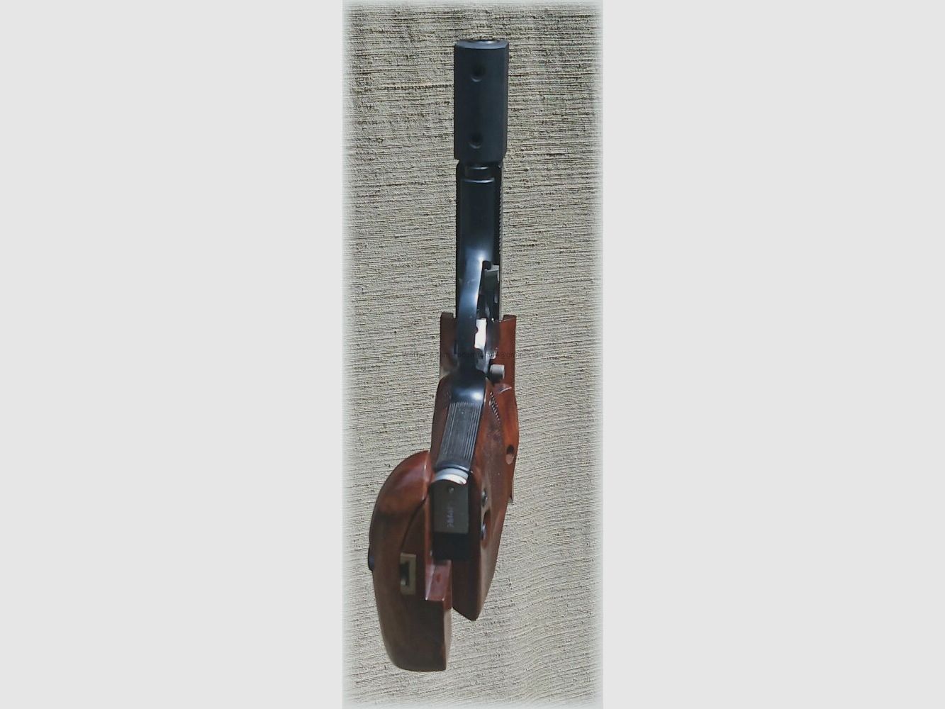 Unique D.E.S. 69, image 3 of 5