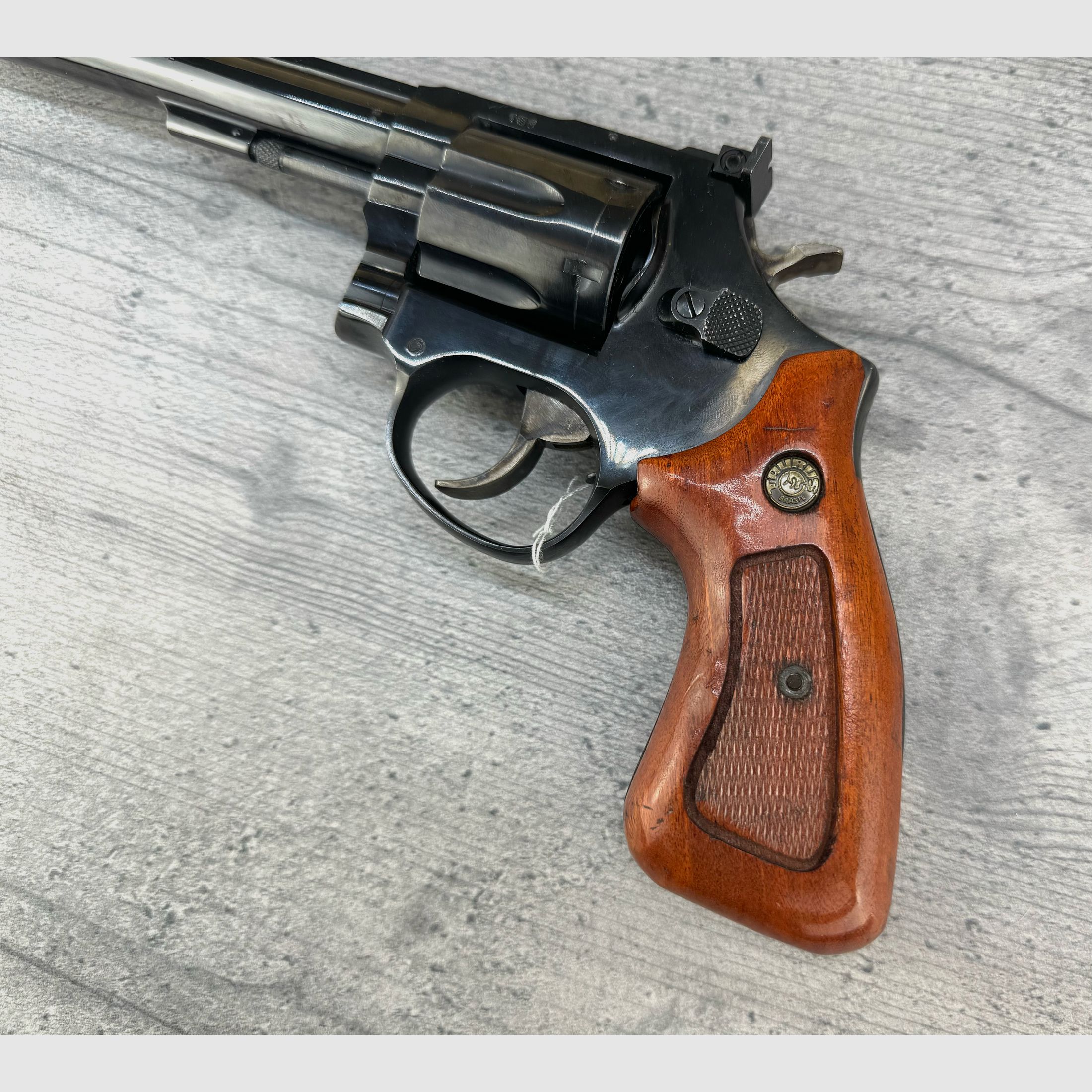 Taurus - Brasil, KK - Revolver .22lr, 6" Lauflänge, Holzgriffschalen