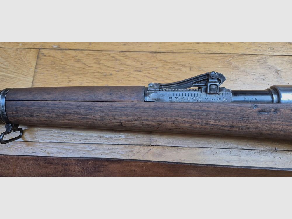 Wunderschönes Gewehr G98 – Gewehr 1898 – Arsenal Spandau 1900 – Originalkaliber 8×57 IS – Vollständig monomatrikuliert außer der konformen Reinigungsstange – Original braune Lederriemen – Prestigeträchtige Zuordnung zum 1. Grenadier Kronprinz „1. R. 4. 150.“ – TBE+, Bild 29 von 31
