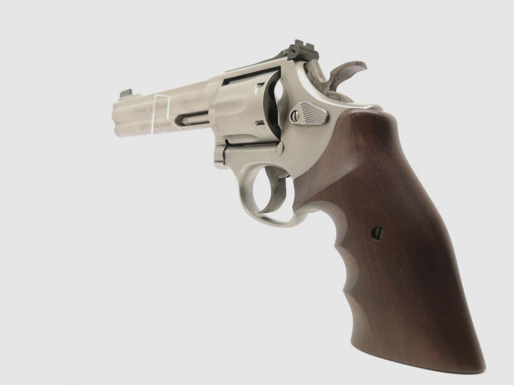 Smith & Wesson 686-4 Target Champion