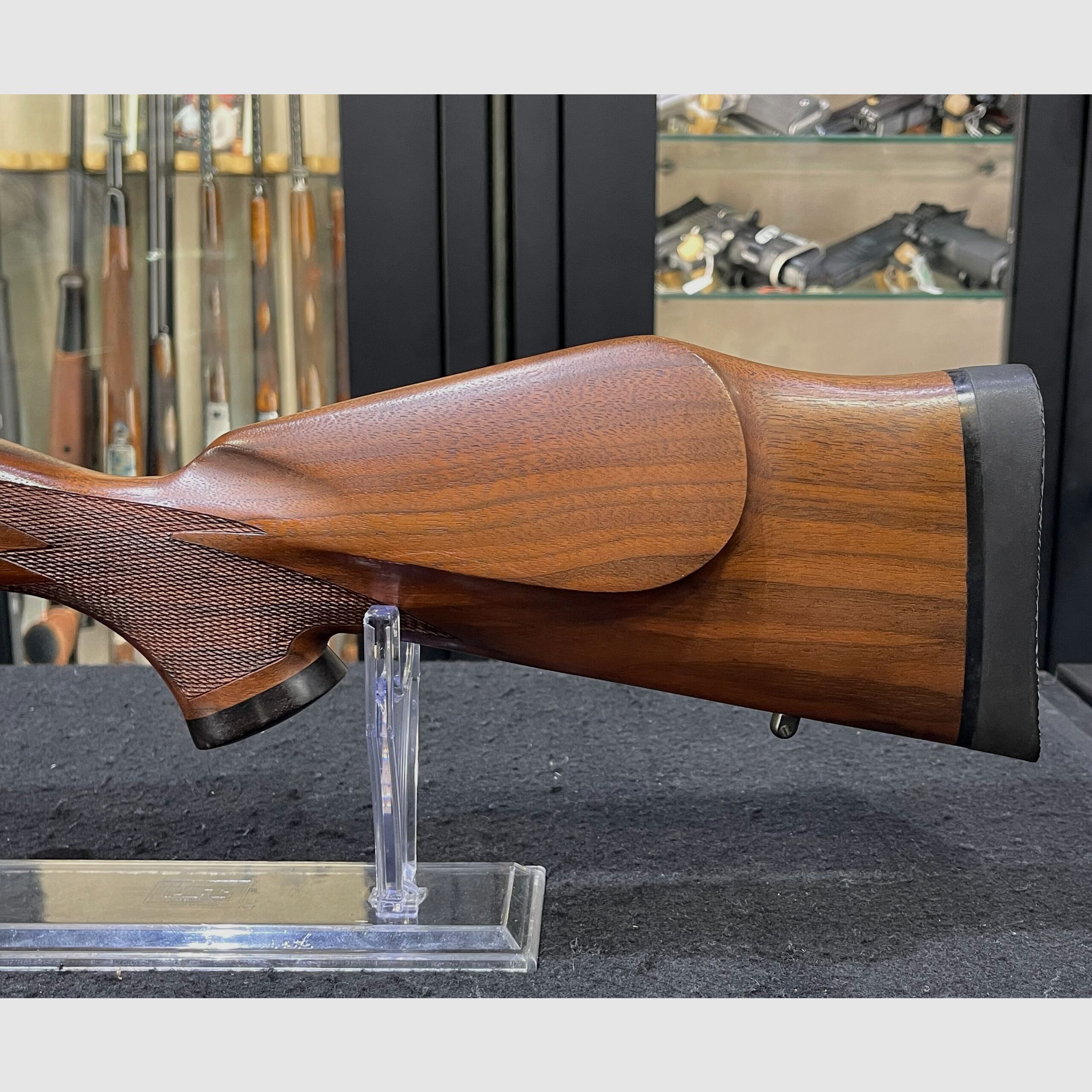 Weatherby Mark V, immagine 2 di 17