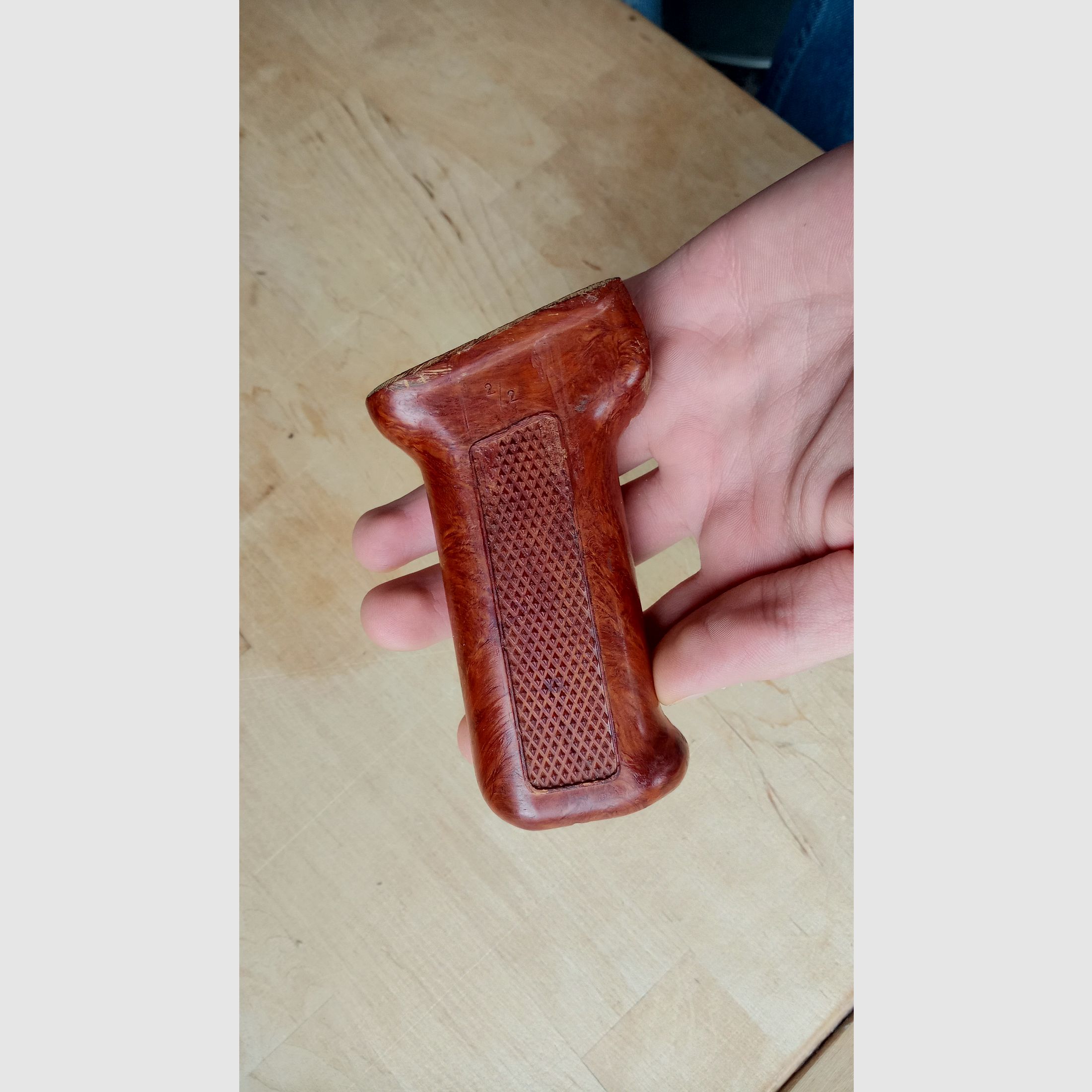 PKM / RPK impugnatura in AG4 fibra di vetro Bakelite, probabilmente russa o bulgara / adatta anche per AK e cloni.