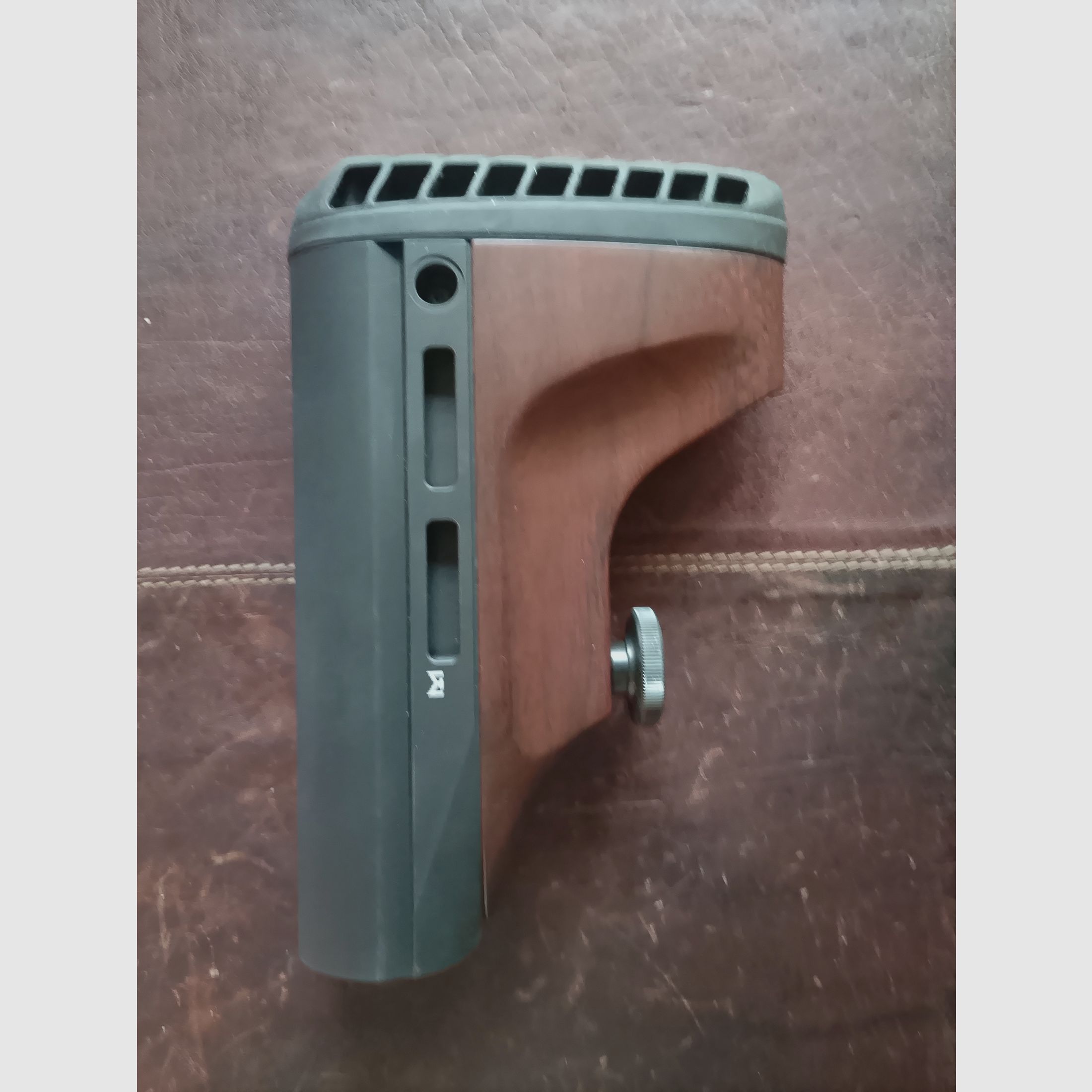 WOOX Vigilante AR15 wood stock walnut – sliding stock hybrid (like new)