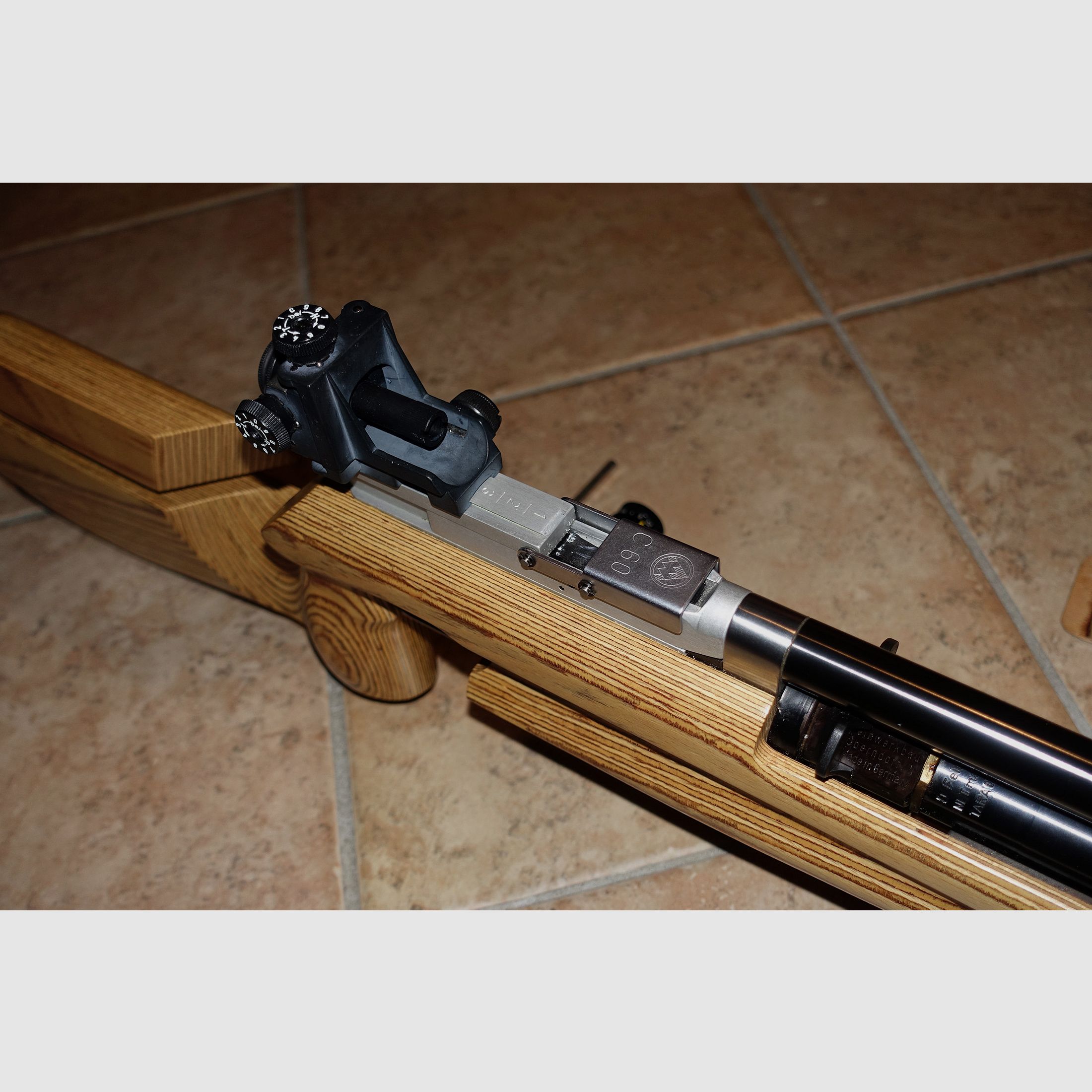 Fucile da competizione Feinwerkbau Mod. C60 + 2 cartucce + adattatore di riempimento