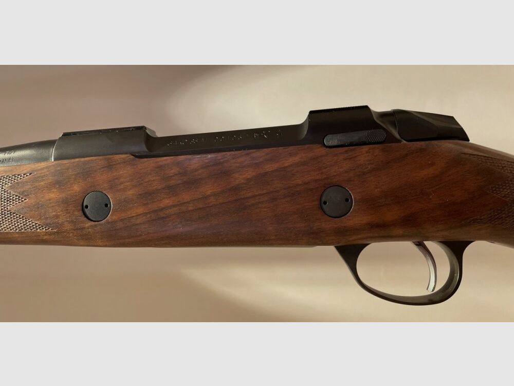 SAKO 85 GRIZZLY with thread
