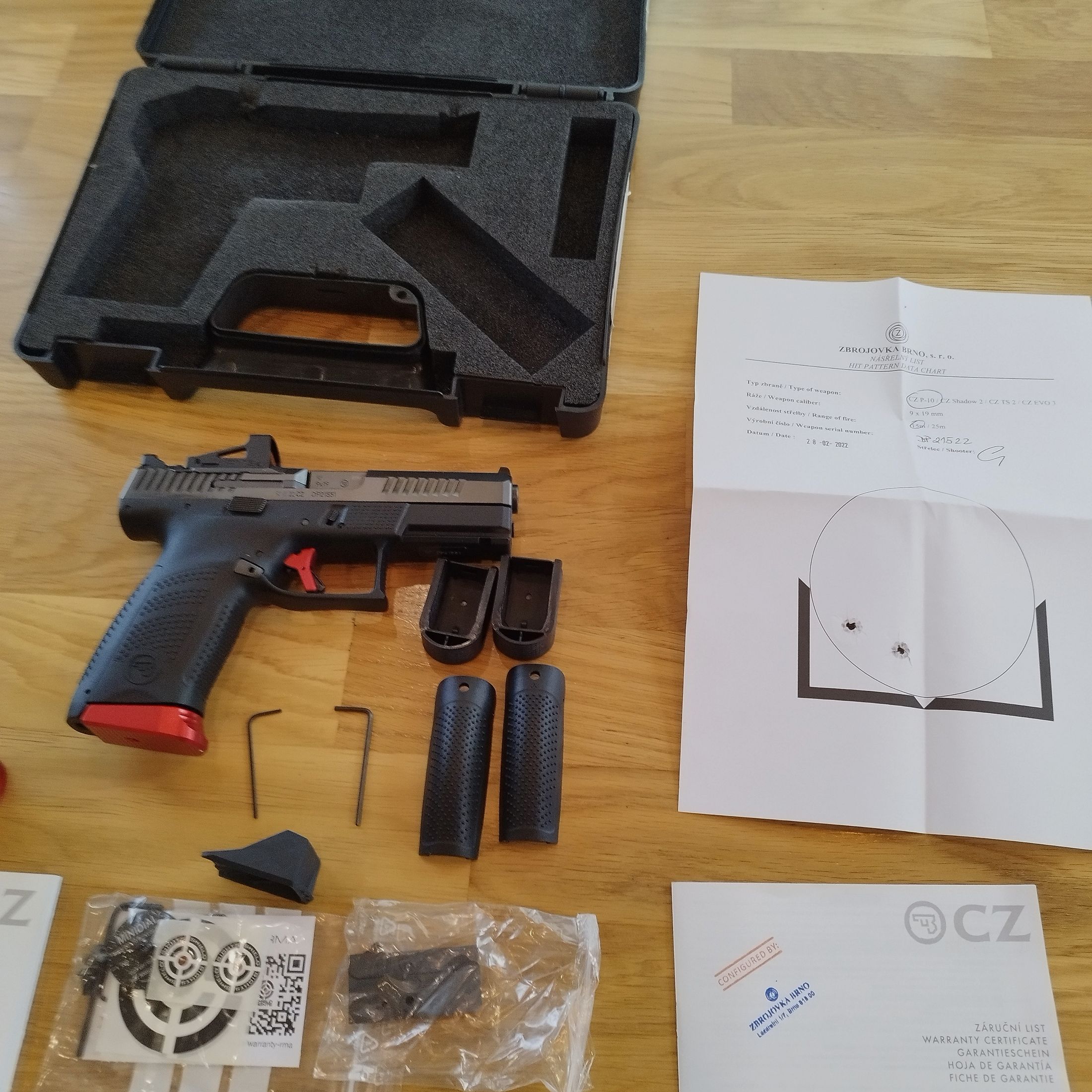Conjunto de edición especial CZ P-10 C OR Red, incluido el visor Shield Sight RMS