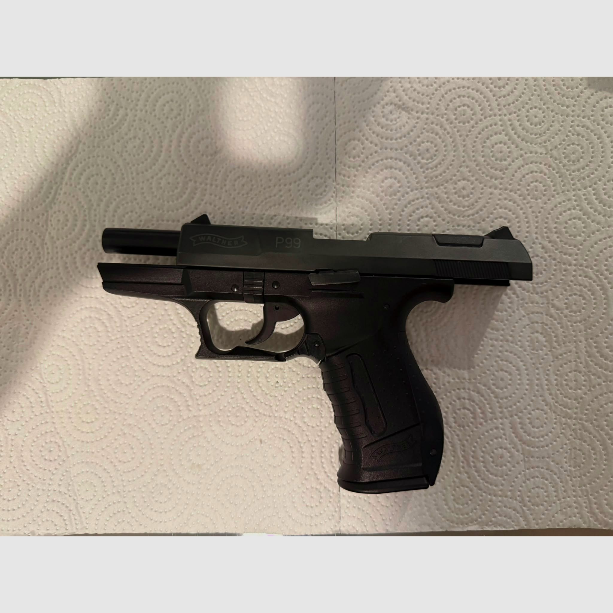 Walther P99  9mm P.A.K (arme de tir de détresse)