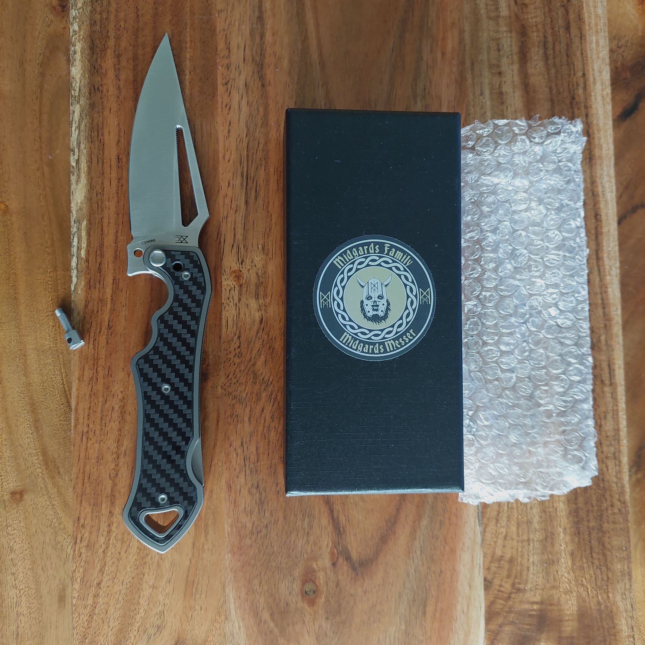 Midgards-Messer Sammlung Neu und unbenutzt. Bitte Beschreibung Lesen!!!!! Insgesamt 2 Schwerter und 9 Messer. Bilder von Allen Messer können zugesendet werden. Viele limitiert und nicht mehr erhältlich. Der Preis ist VB. Alle Messer sowie Schwerter dürfen LEGAL besessen werden.