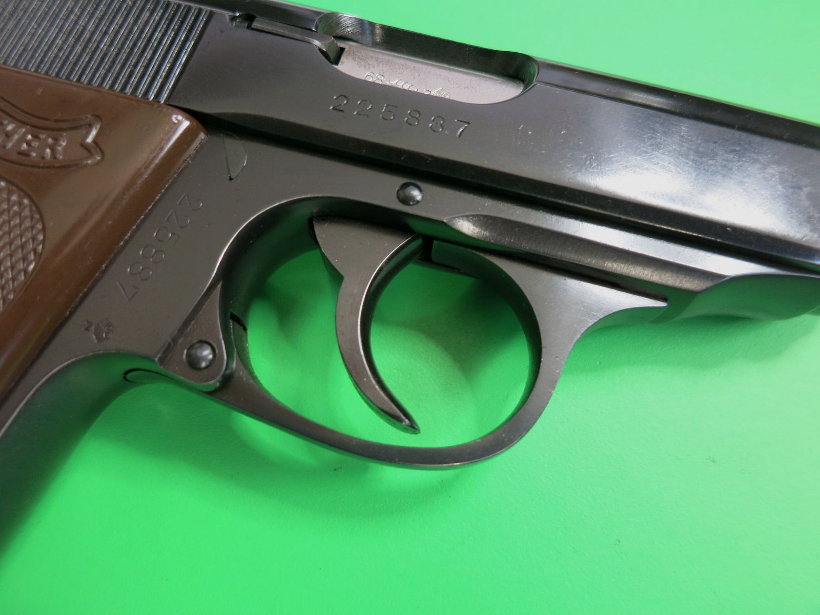 Pistola semiautomatica, Walther PPK, cal. 7,65 mm Browning, impugnature marroni       #81