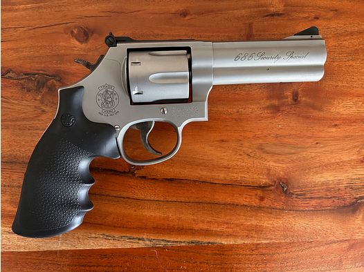 Smith & Wesson 357 Magnum Revolver - 4 Zoll Lauf NEU
