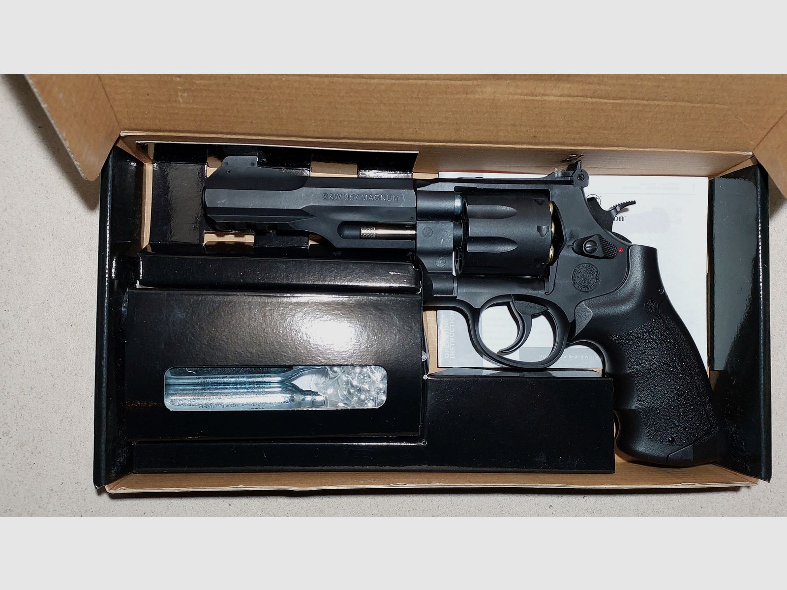 Smith & Wesson M&P R8 Co2 Revolver Schwarz 6mm BB (P18)
