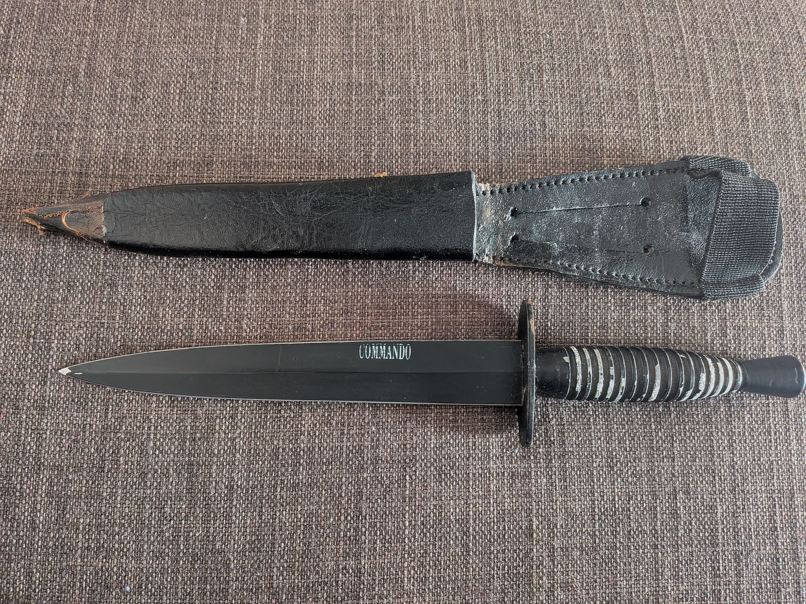 Set de couteaux couteaux de chasse, etc.