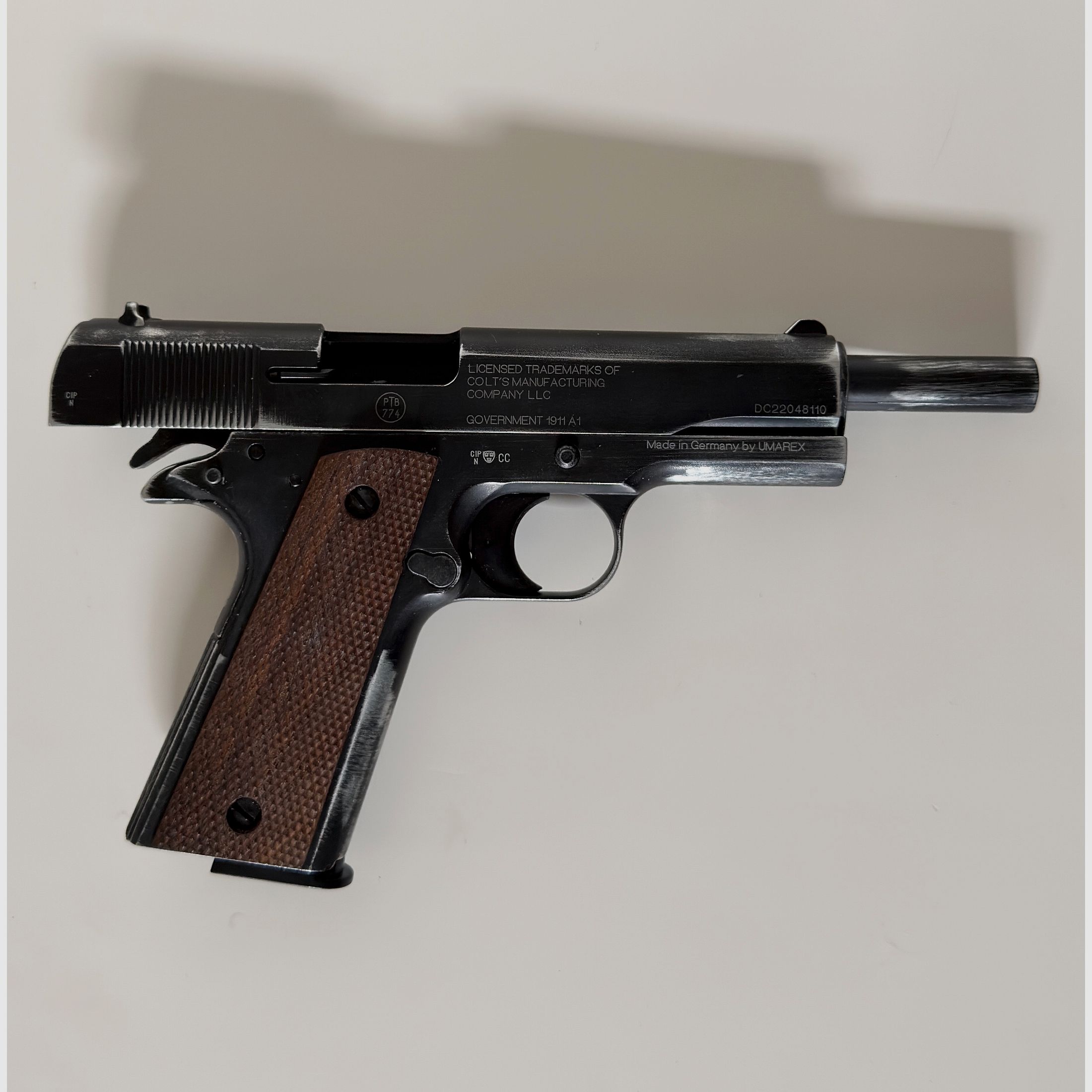 Colt Government 1911 A1 pistola a salve 9 mm P.A.K finitura antica con impugnature in legno NUOVA