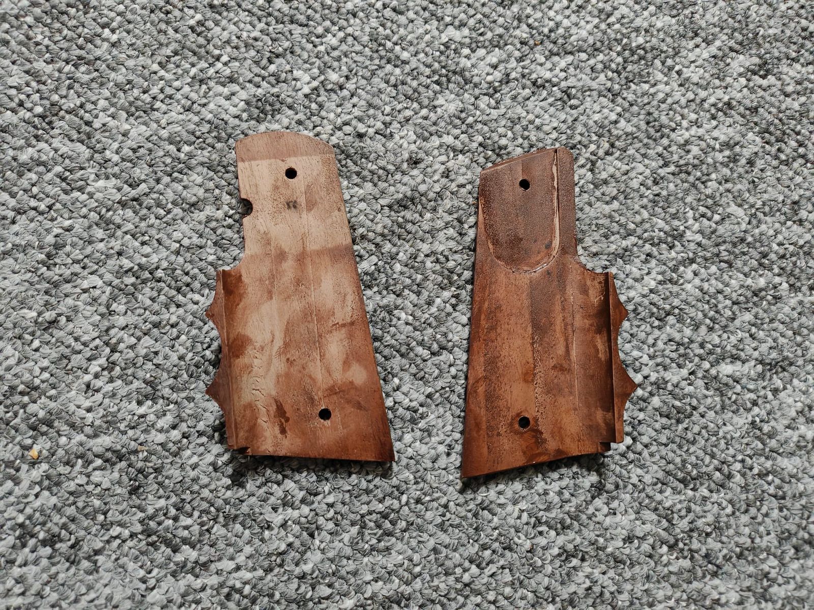 Combat Griffschale aus Holz für Colt 1911 (mit ein wenig Bearbeitung auch für Umarex 1911 oder andere Schreckschuss-Derivate geeignet) NEU