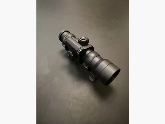 Aimpoint Leuchtpunktvisier 9000 SC mit Blaser Sattelmontage