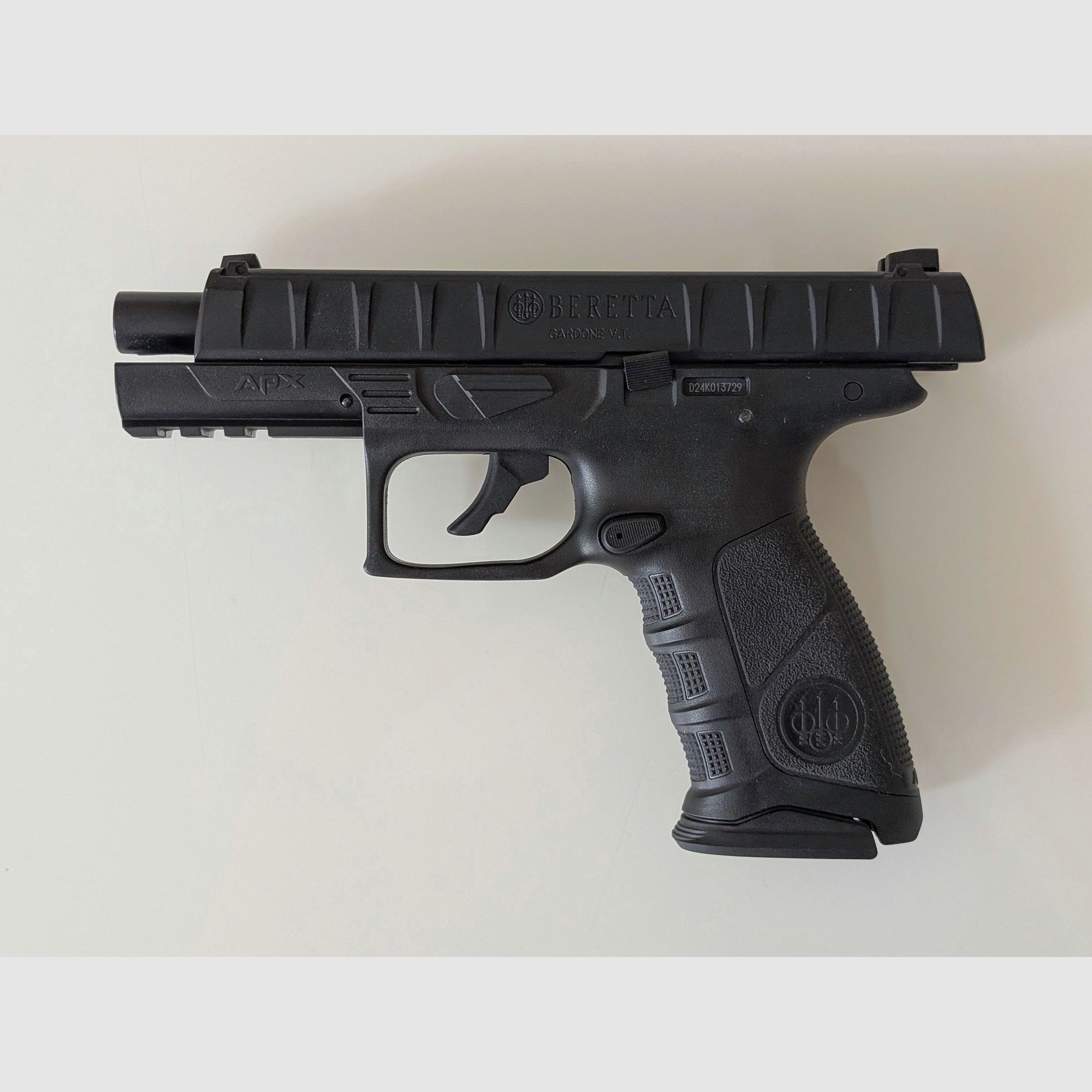 Beretta APX 6 mm, CO₂, < 1,6 J