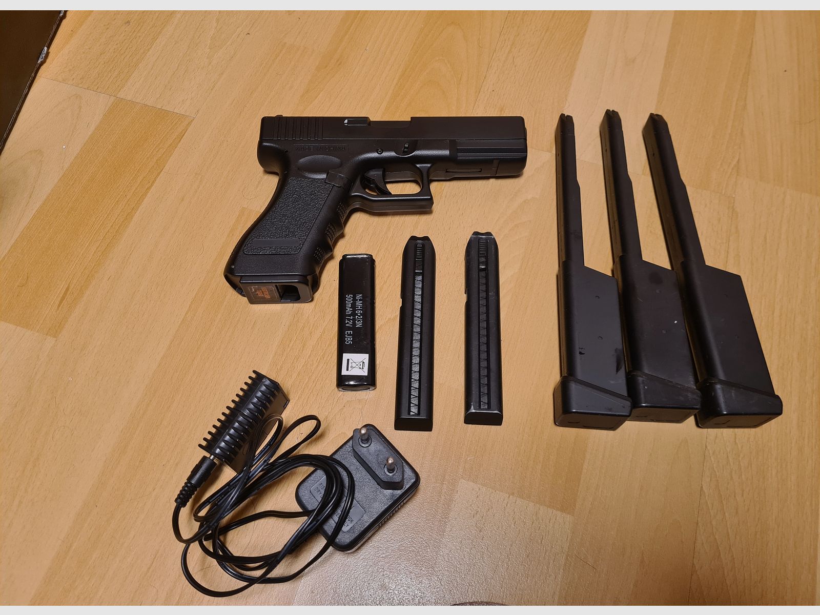 G18 Pistola CYMA CM030 AEP
