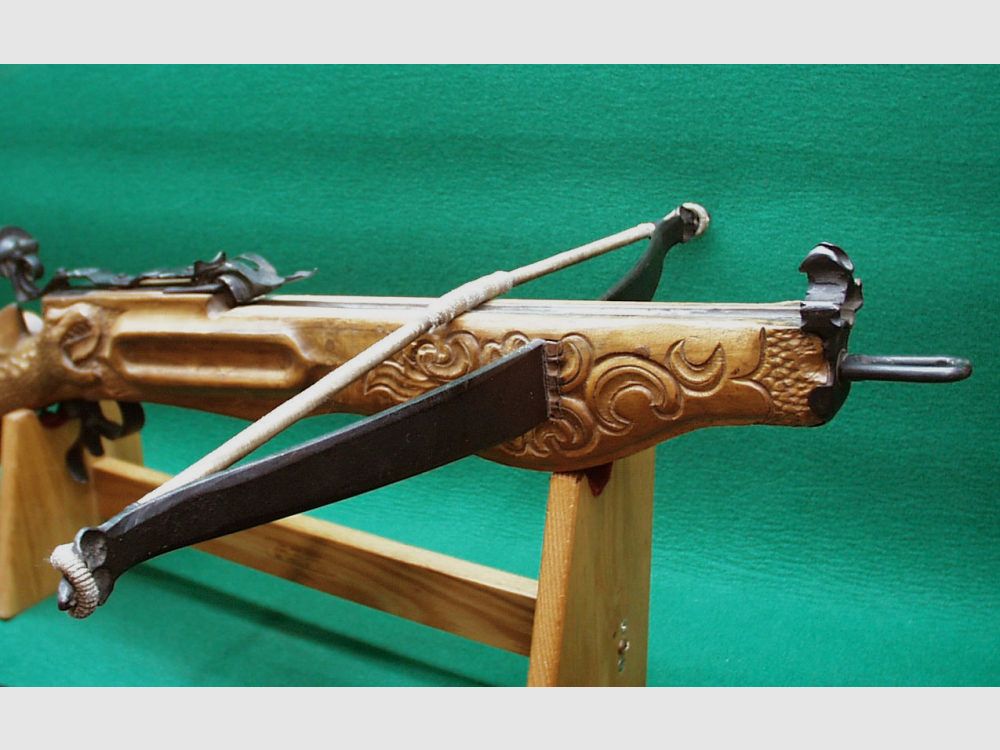 Custom Made	 Jagdarmbrust