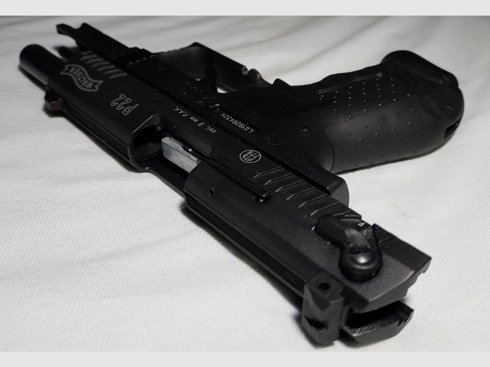 Walther P22 (P 22 Classic) pistola de fogueo 9mm P.A.K. negra (PTB 778)