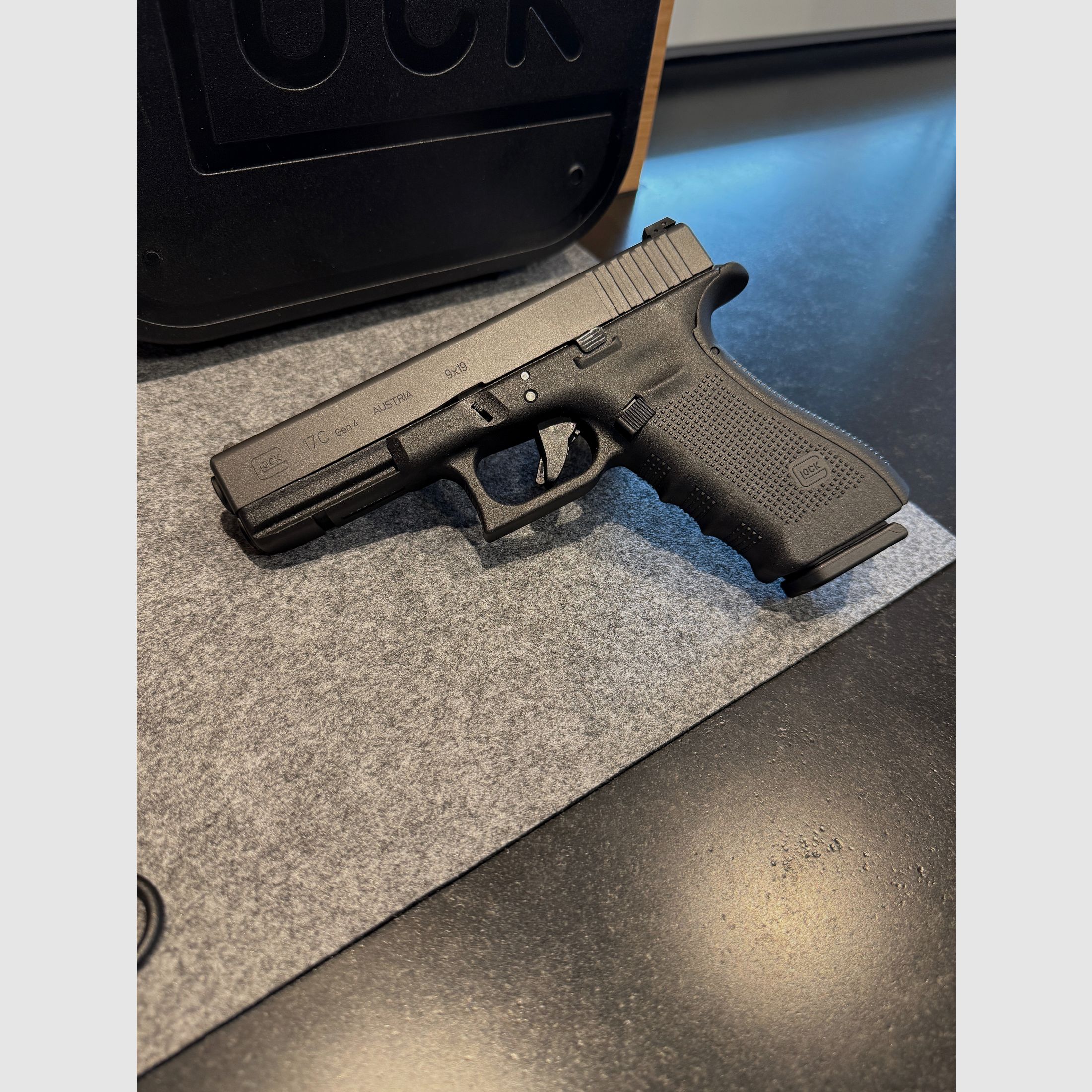Glock 17 C Gen4 incl Original Performance Trigger like new