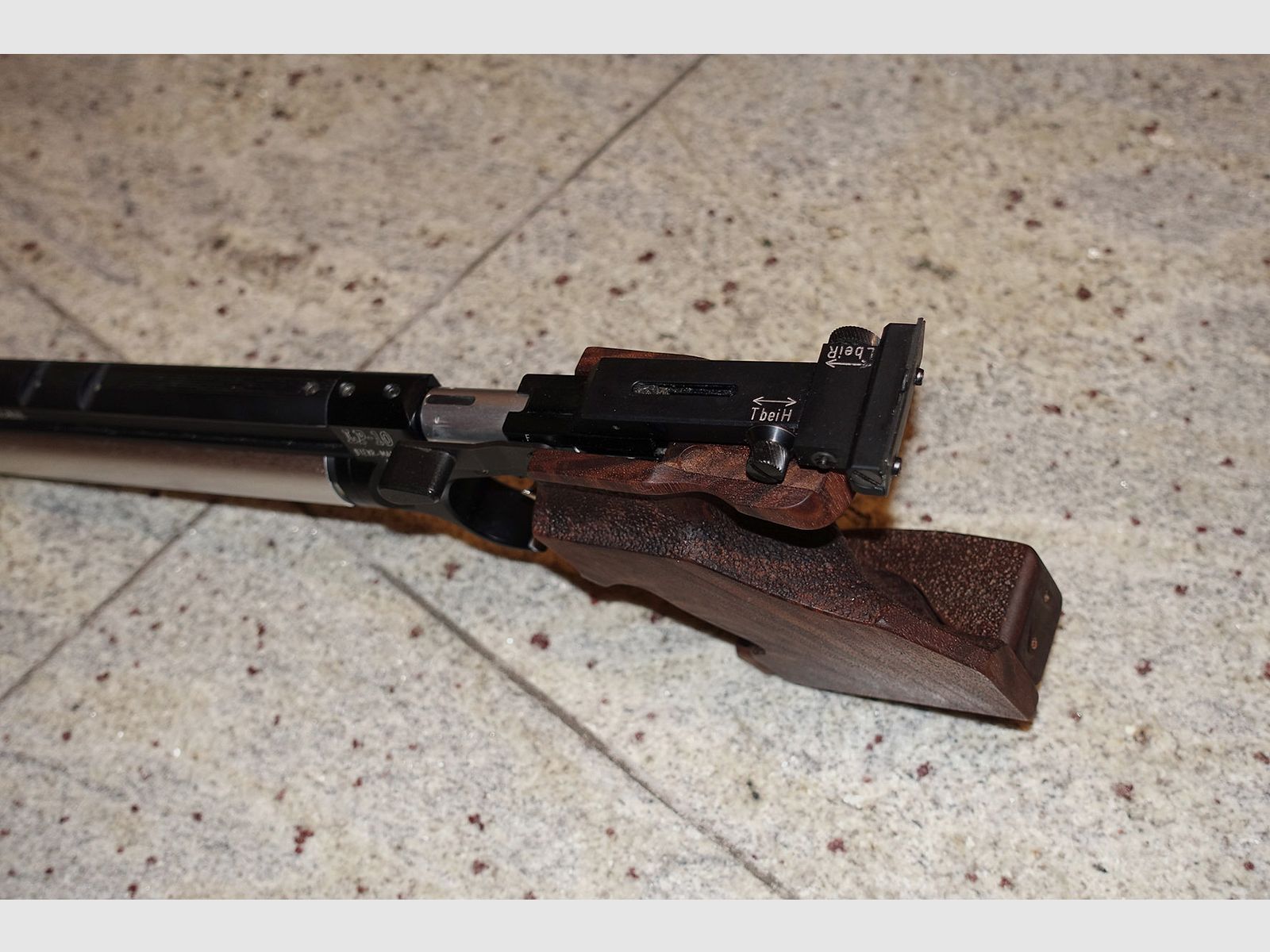 Matchpistool Steyr LP10 met accessoires / Grip S of M