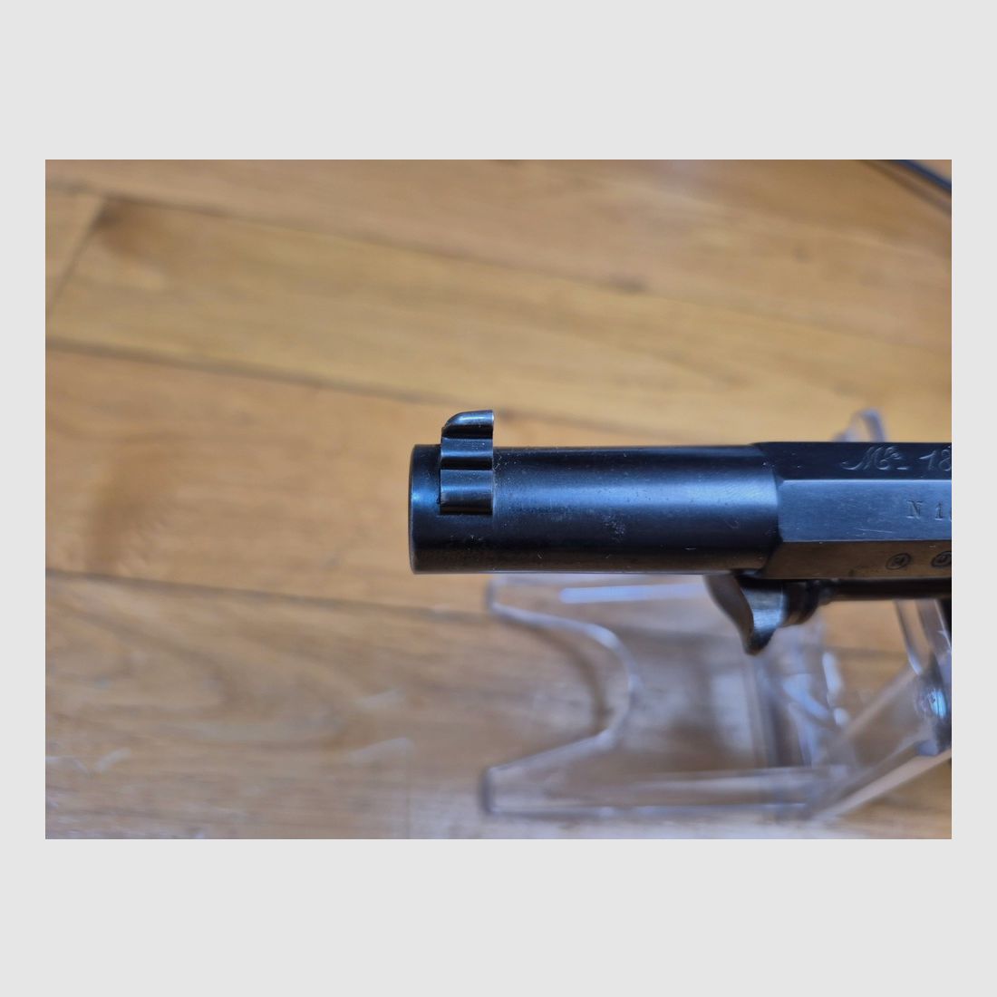 Splendid officer's revolver model 1874 – Fully monomatriculated weapon – Production MAS in 1875 – One of the very first delivered to the 6th Chasseur of Sedan – Superb barrel – Mechanically impeccable – Rare condition! – TBE++, image 25 of 25