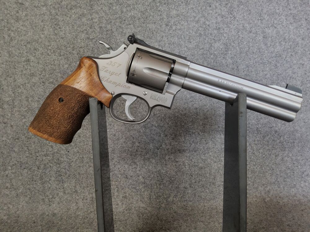 Smith & Wesson 686-3 Target Champion