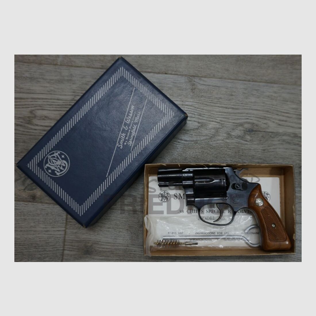 Smith & Wesson	 36