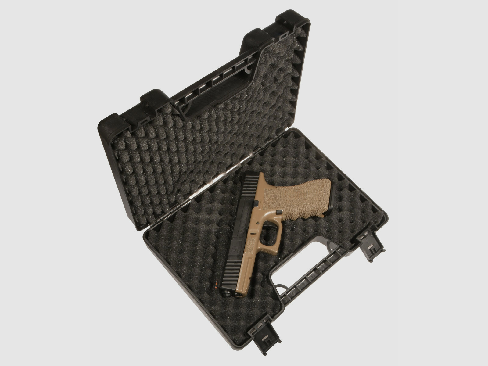P04 GBB Airsoft Pistole in Tan | Delta Armory