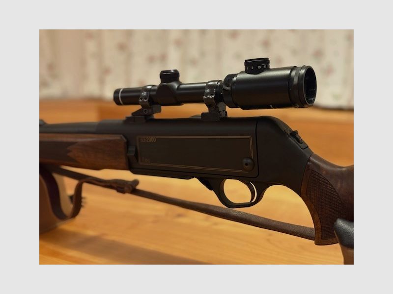 Heckler & Koch Halbautomatische Büchse Modell SL2000  9,3 x 62 mit Drückjagdglas  1-4 x 20 Leuchtabsehen 