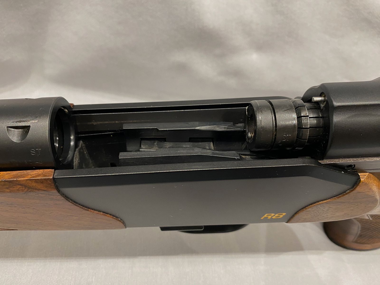 Blaser R8 Standard Holz mit Blaser Sattelmontage für Swarovski (Innenschiene)