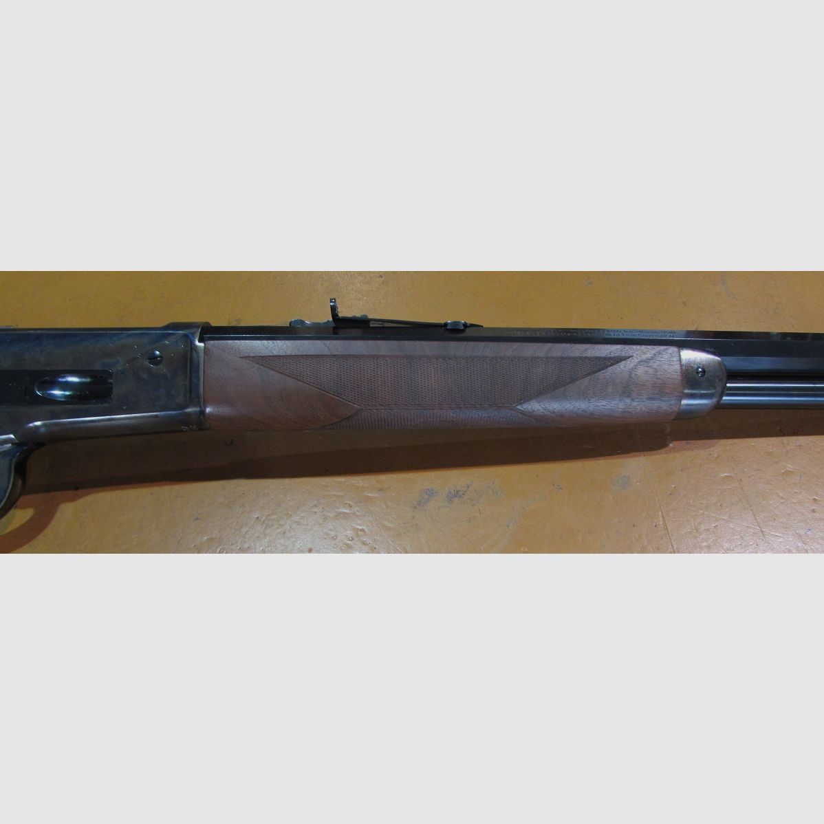 Fucile a leva Winchester modello 1886, cal. 45/70, canna 60 cm, calcio in legno, immagine 4 di 5